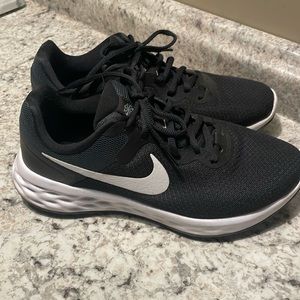 Nike women’s size 8.5